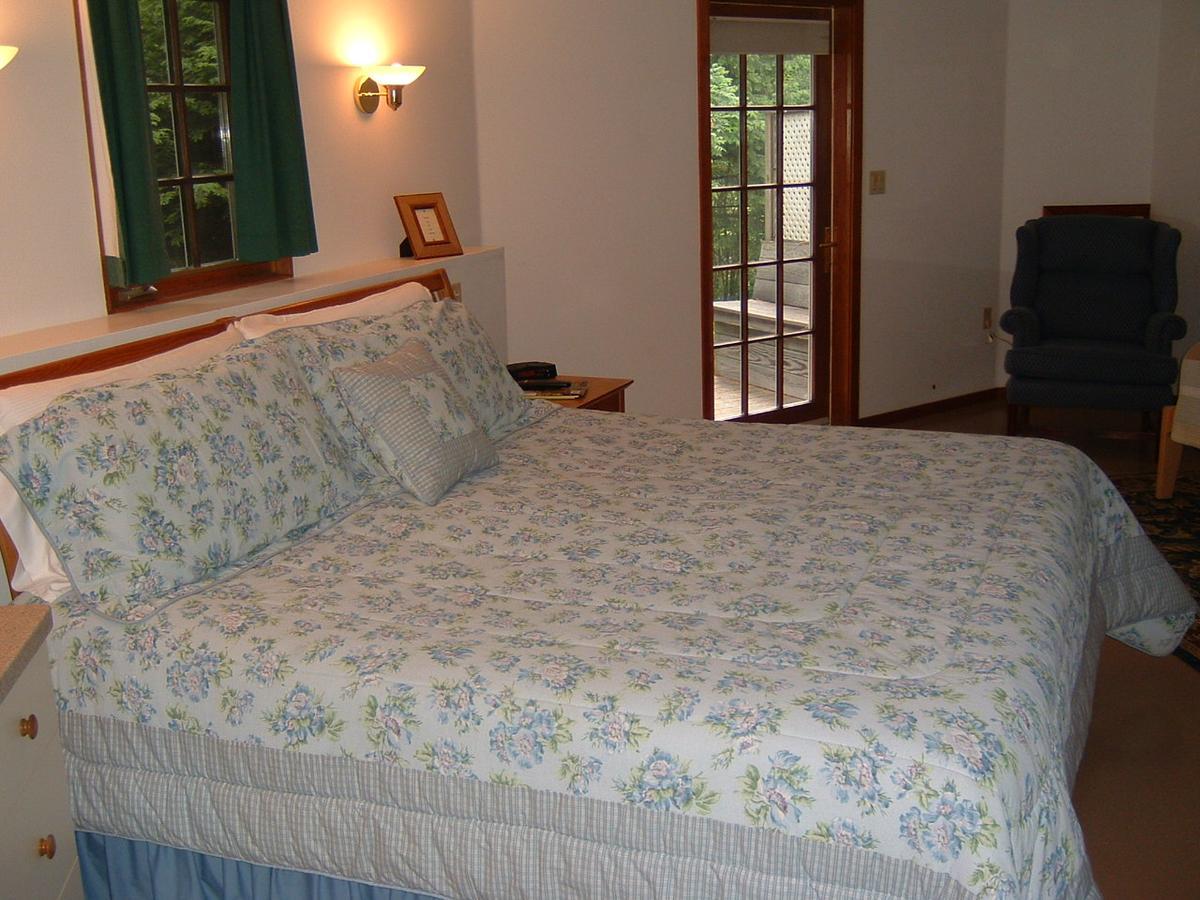 Breakfast On The Connecticut Bed and Breakfast Lyme Exteriör bild