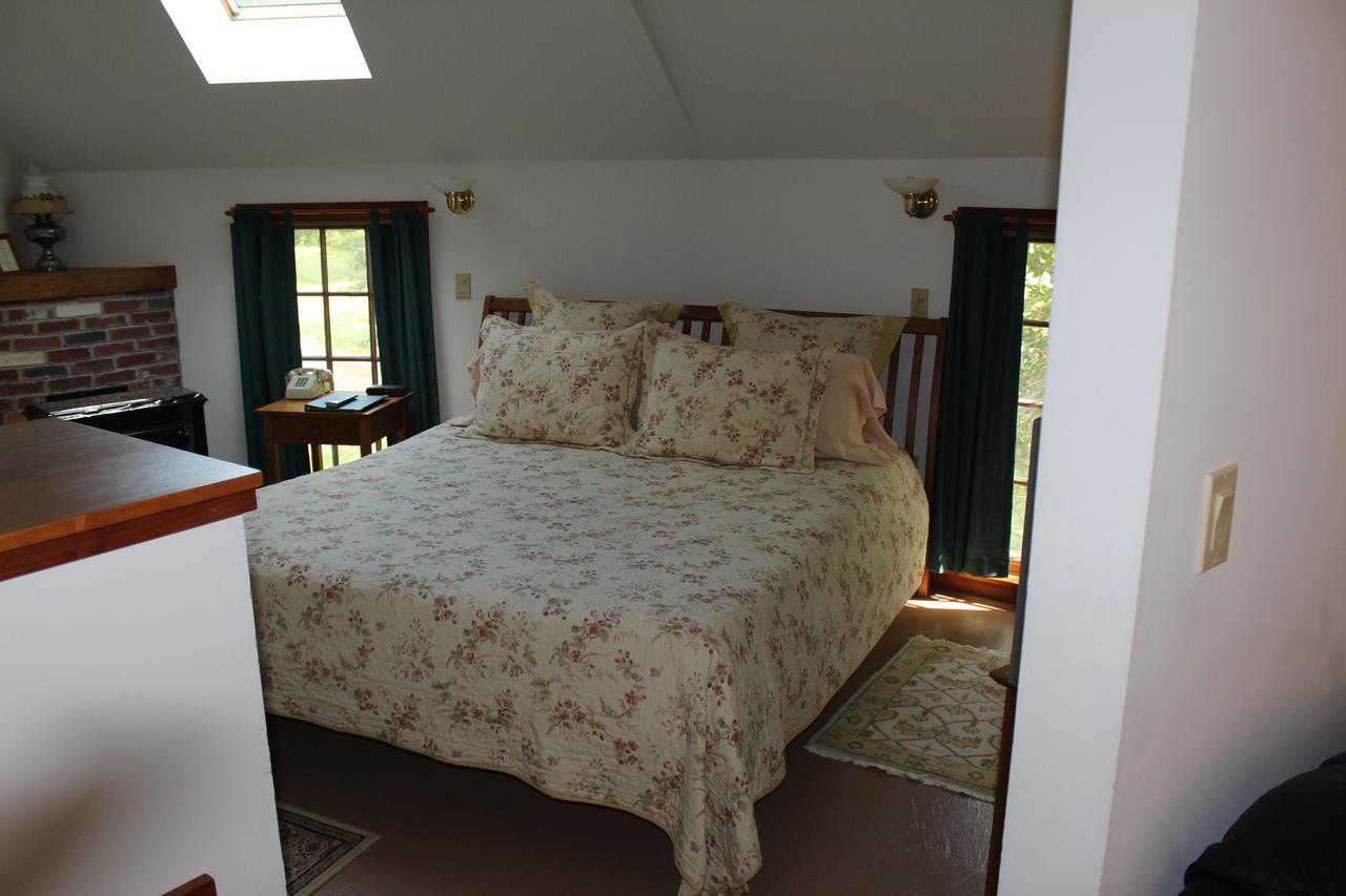Breakfast On The Connecticut Bed and Breakfast Lyme Exteriör bild
